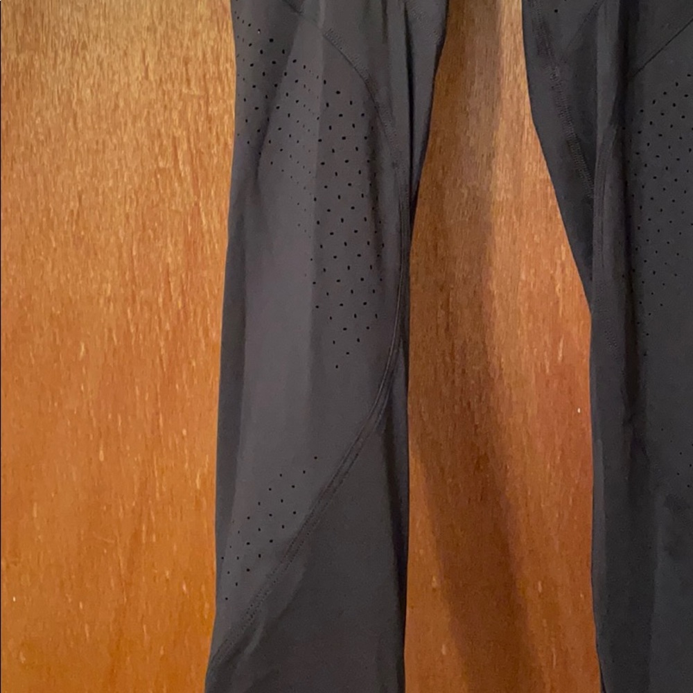 Lululemon Uncovered Strength HR Crop Leggings - Picture 3 of 13